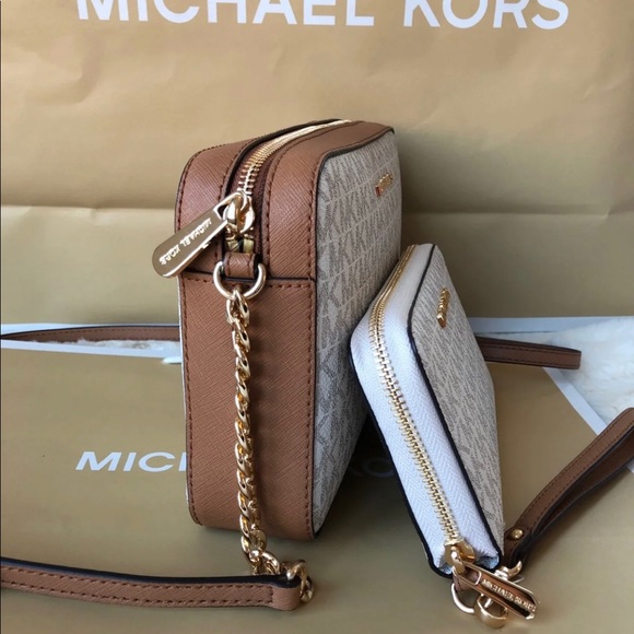🌹Michael Kors Jet Set Crossbody Vanilla Set 🌹 - Picture 6 of 8